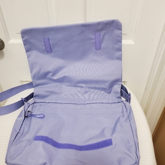 EC Mandarina Duck large Messenger Bag, Light Purple, Lightweight - Picture 5 of 13